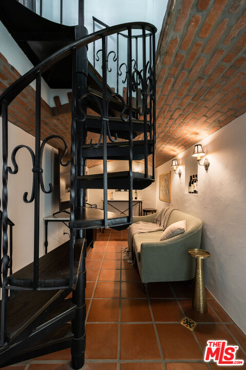 2025 Pinehurst Road Los Angeles, CA 90068 - Photo 39 of 58