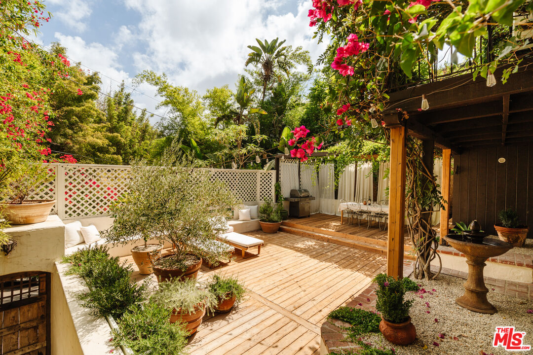 2025 Pinehurst Road Los Angeles, CA 90068 - Photo 4 of 58