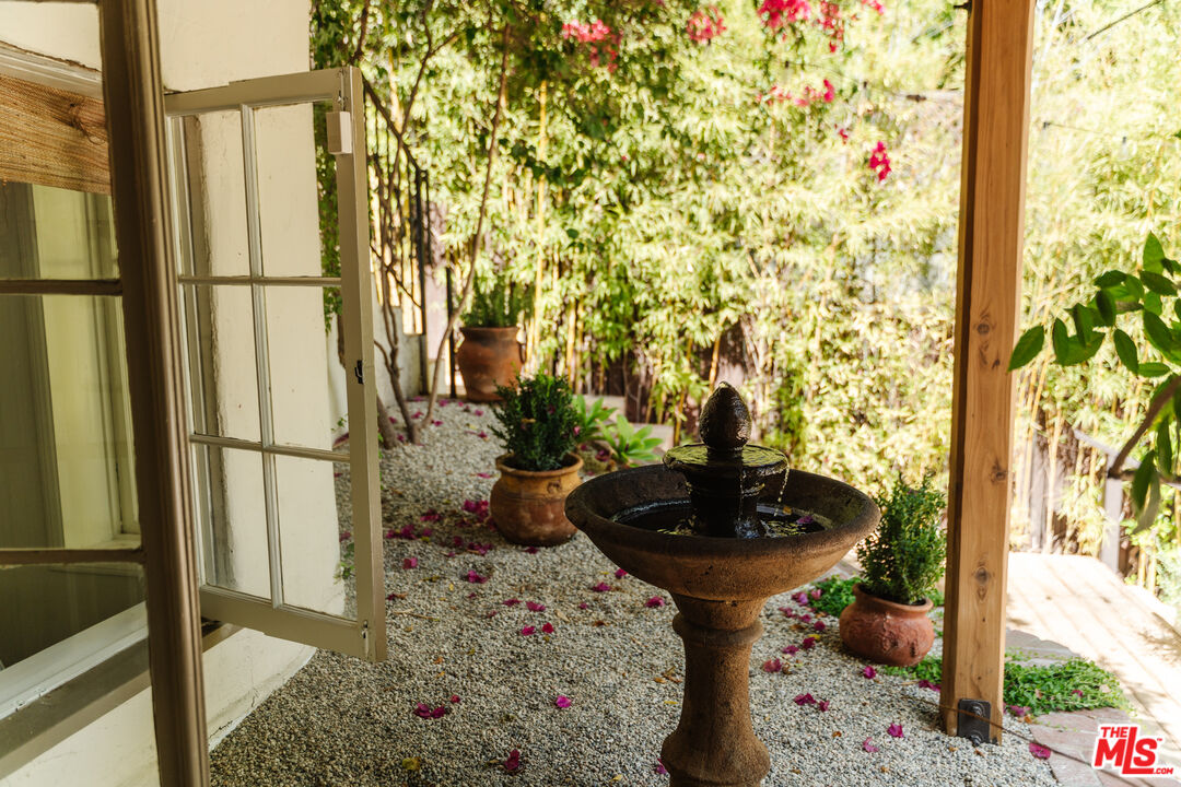 2025 Pinehurst Road Los Angeles, CA 90068 - Photo 45 of 58
