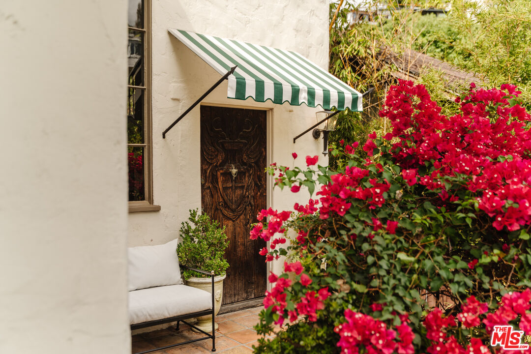 2025 Pinehurst Road Los Angeles, CA 90068 - Photo 5 of 58