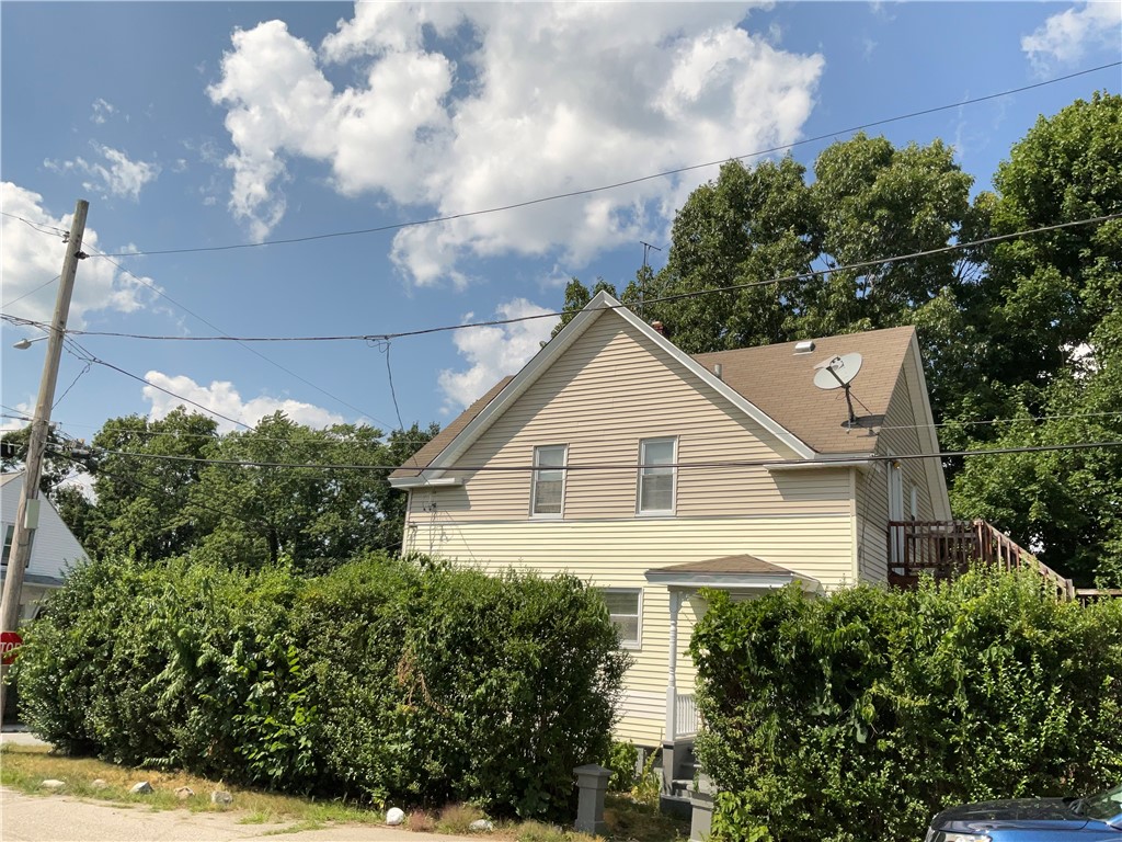 124 Blade Street Warwick, RI 02886 - Photo 3 of 19