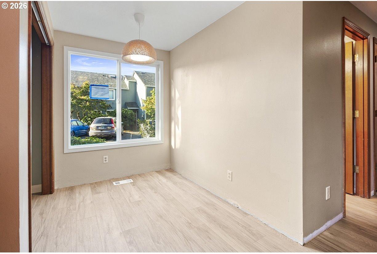 20474 Southwest Rosa Drive Beaverton, OR 97078 - Photo 12 of 39 Gallery Image 12