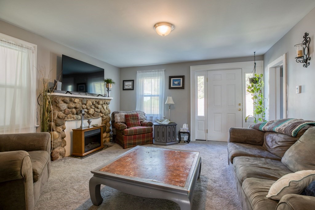 312 NW Road Westfield, MA 01085 - Photo 12 of 31 Gallery Image 12