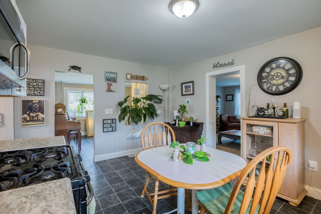 312 NW Road Westfield, MA 01085 - Photo 8 of 31 Gallery Image 8