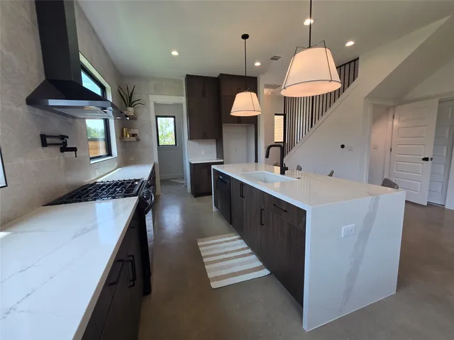 $879,900 | 5301 Grover Avenue, Austin, TX 78756