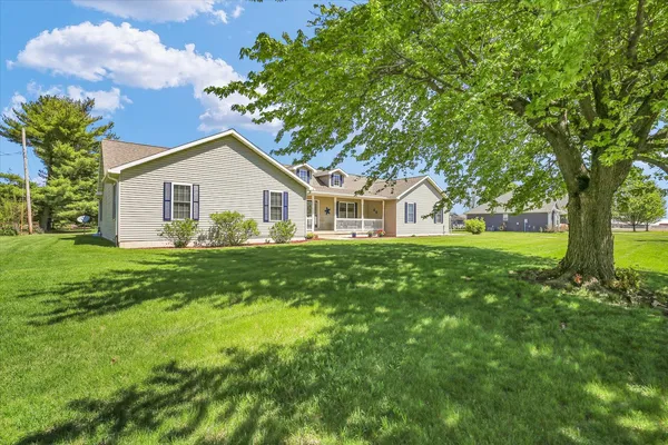 $395,500 | 44 East Hillcrest Drive, Tuscola, IL 61953