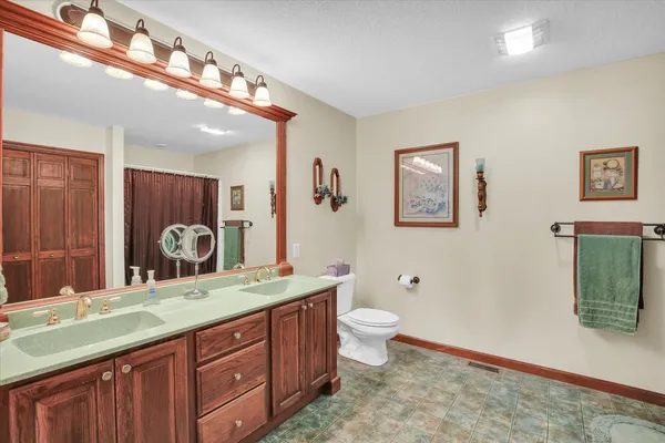 $395,500 | 44 East Hillcrest Drive, Tuscola, IL 61953