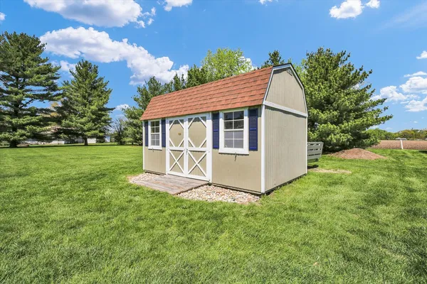 $395,500 | 44 East Hillcrest Drive, Tuscola, IL 61953