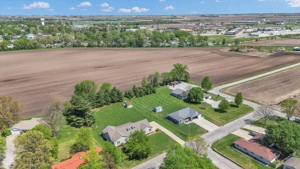 $395,500 | 44 East Hillcrest Drive, Tuscola, IL 61953