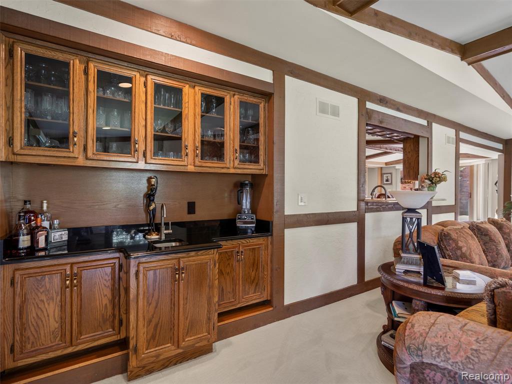1732 Rapids Way Rochester Hills, MI 48309 - Photo 12 of 37