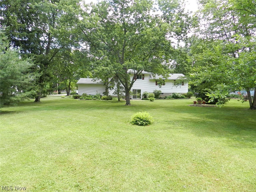 17424 Howe Road Strongsville, OH 44136 - Photo 6 of 34