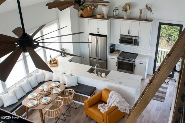 $3,900,000 | 106 Bay Drive, Pine Knoll Shores, NC 28512