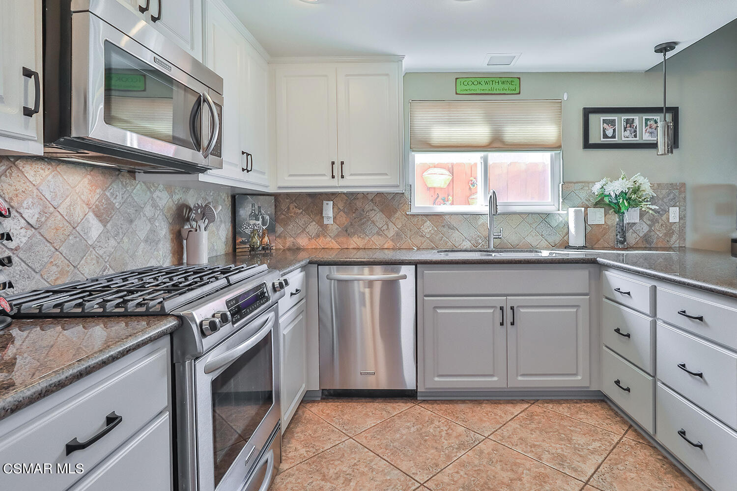 13211 Peach Hill Road Moorpark, CA 93021 - Photo 15 of 51 cKitchen and Dining8