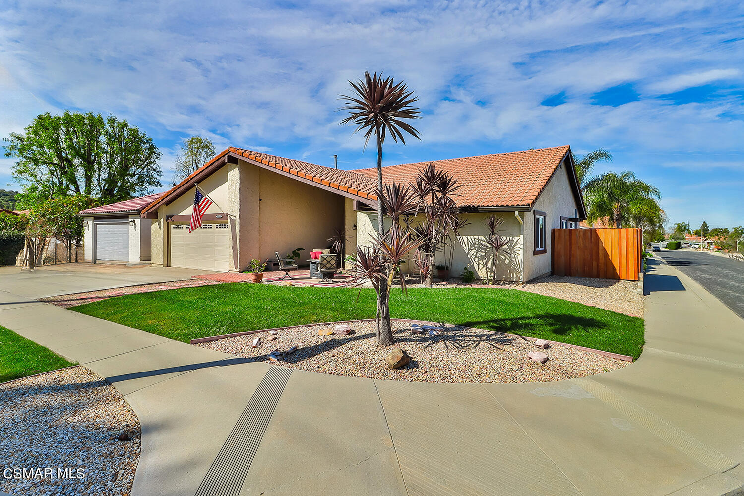 13211 Peach Hill Road Moorpark, CA 93021 - Photo 2 of 51 aFront and Entry2