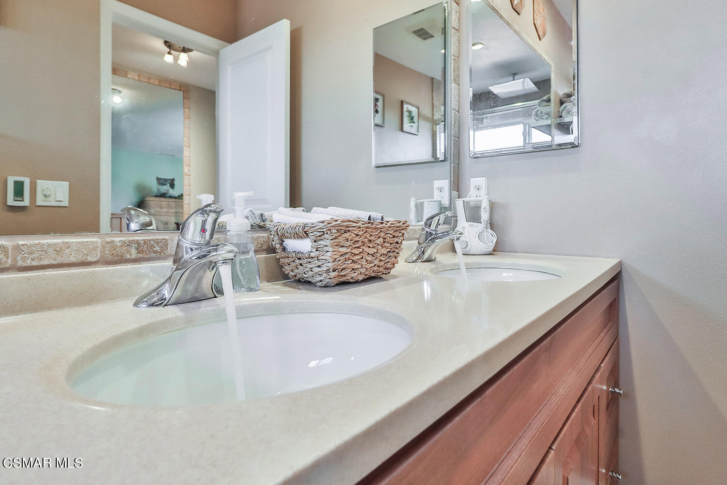 13211 Peach Hill Road Moorpark, CA 93021 - Photo 21 of 51 hPrimary Bedroom Suite5