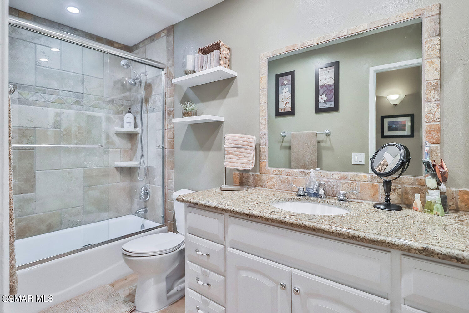 13211 Peach Hill Road Moorpark, CA 93021 - Photo 26 of 51 dHall Bath2