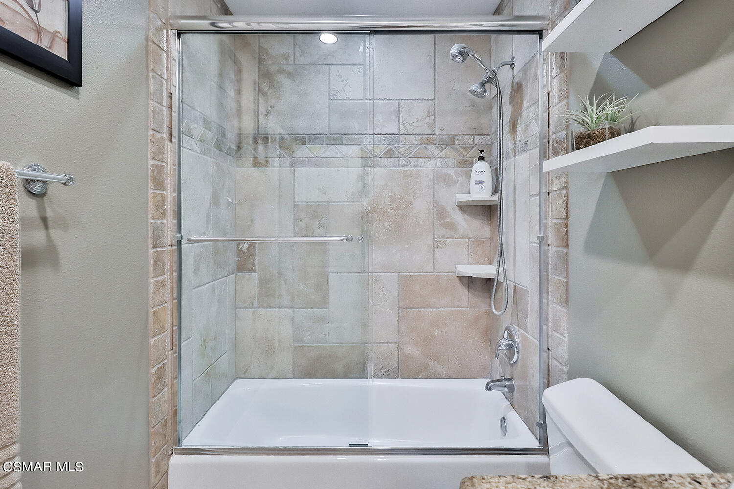 13211 Peach Hill Road Moorpark, CA 93021 - Photo 27 of 51 dHall Bath4