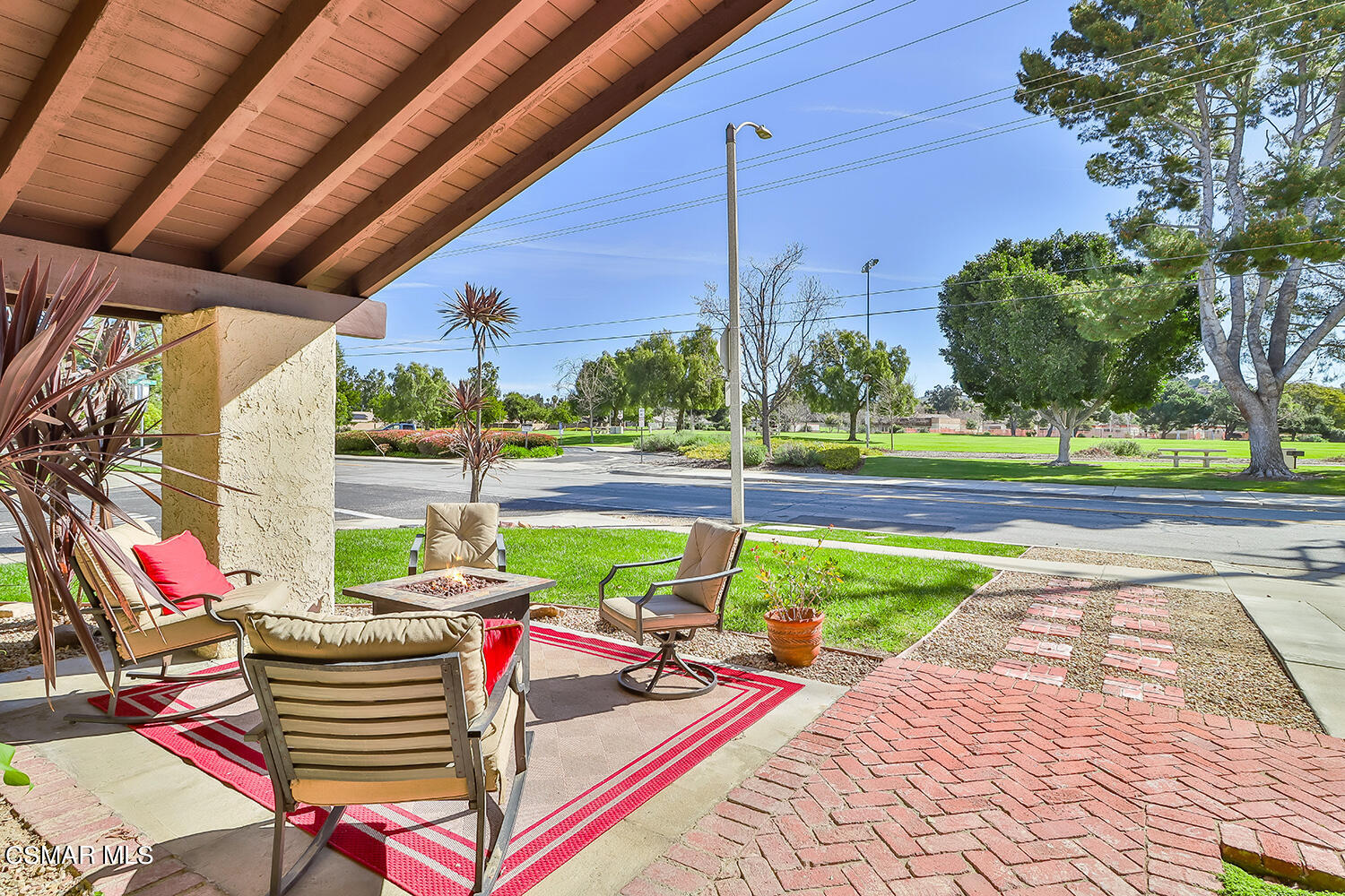 13211 Peach Hill Road Moorpark, CA 93021 - Photo 3 of 51 aFront and Entry5