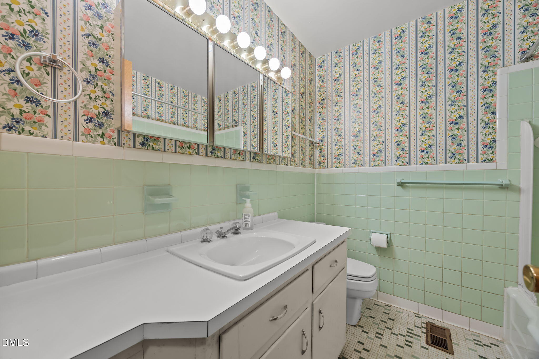 1904 Rolling Road Chapel Hill, NC 27514 - Photo 31 of 45 031-34-web-or-mls-IMG_6189