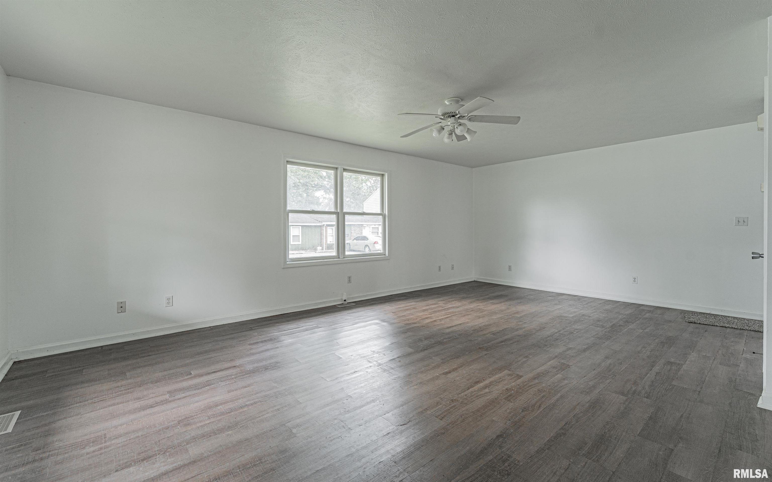 2631 South Walnut Street Springfield, IL 62704 - Photo 7 of 31