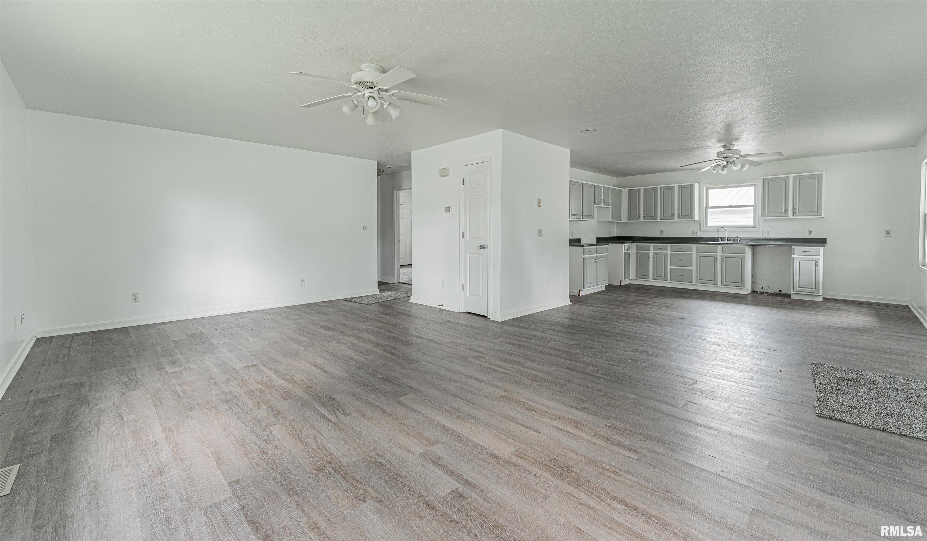 2631 South Walnut Street Springfield, IL 62704 - Photo 8 of 31