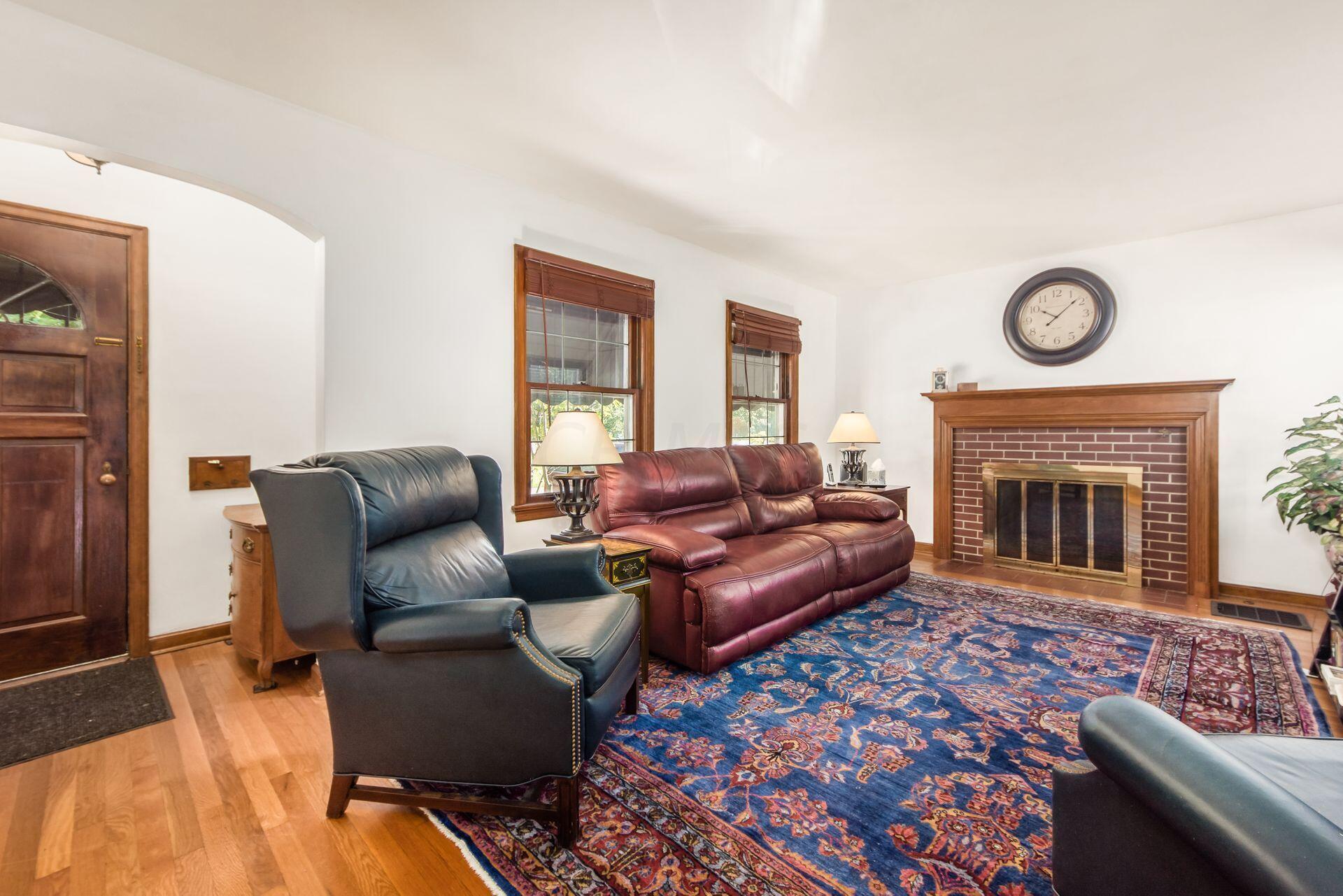 3291 Parkside Road Columbus, OH 43204 - Photo 7 of 35 Living Room