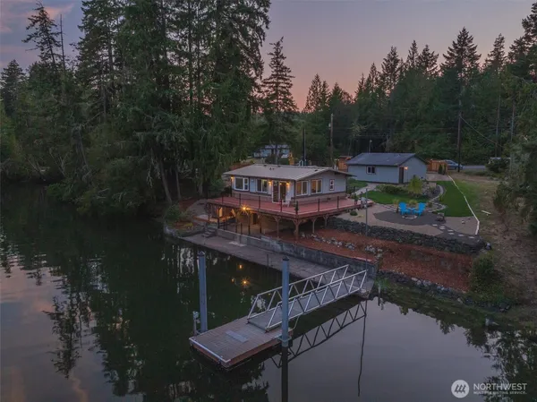 $769,000 | 5440 East Grapeview Loop Road, Allyn, WA 98524