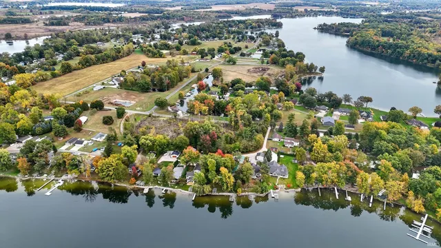 $409,900 | 6240 South 85 W Messick Lake, Wolcottville, IN 46795