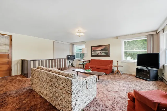 $409,900 | 6240 South 85 W Messick Lake, Wolcottville, IN 46795