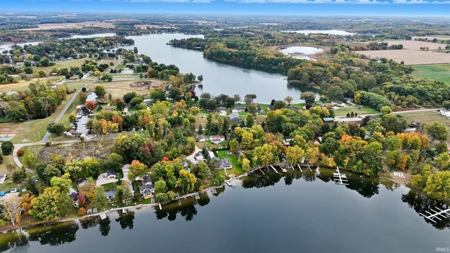 $409,900 | 6240 South 85 W Messick Lake, Wolcottville, IN 46795