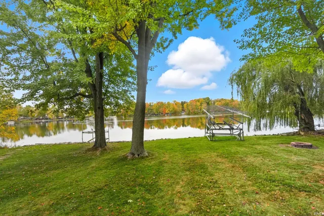 $409,900 | 6240 South 85 W Messick Lake, Wolcottville, IN 46795