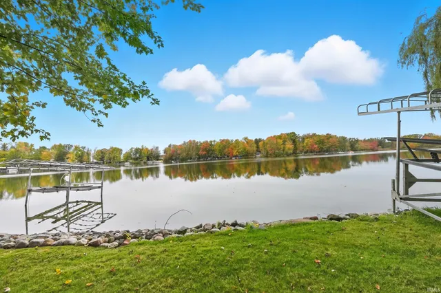 $409,900 | 6240 South 85 W Messick Lake, Wolcottville, IN 46795