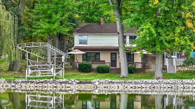 $409,900 | 6240 South 85 W Messick Lake, Wolcottville, IN 46795