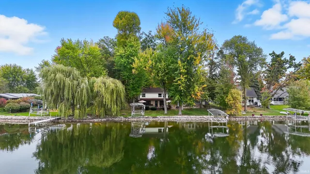 $409,900 | 6240 South 85 W Messick Lake, Wolcottville, IN 46795