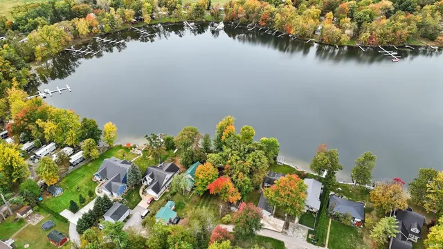 $409,900 | 6240 South 85 W Messick Lake, Wolcottville, IN 46795
