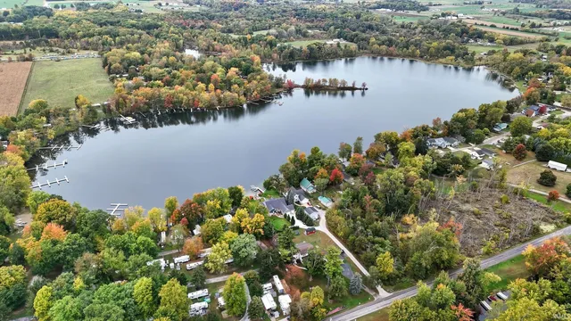 $409,900 | 6240 South 85 W Messick Lake, Wolcottville, IN 46795