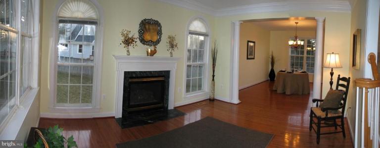 19 Bonifant Road Silver Spring, MD 20905 - Photo 16 of 30 Living Room