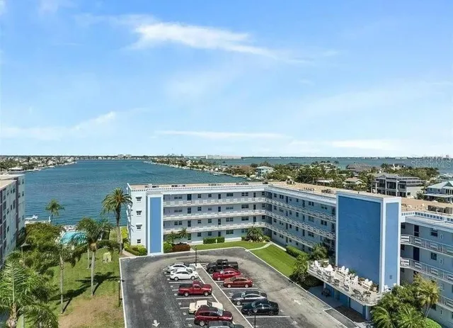 $250,000 | 5555 Gulf Boulevard, Unit 312, St. Pete Beach, FL 33706