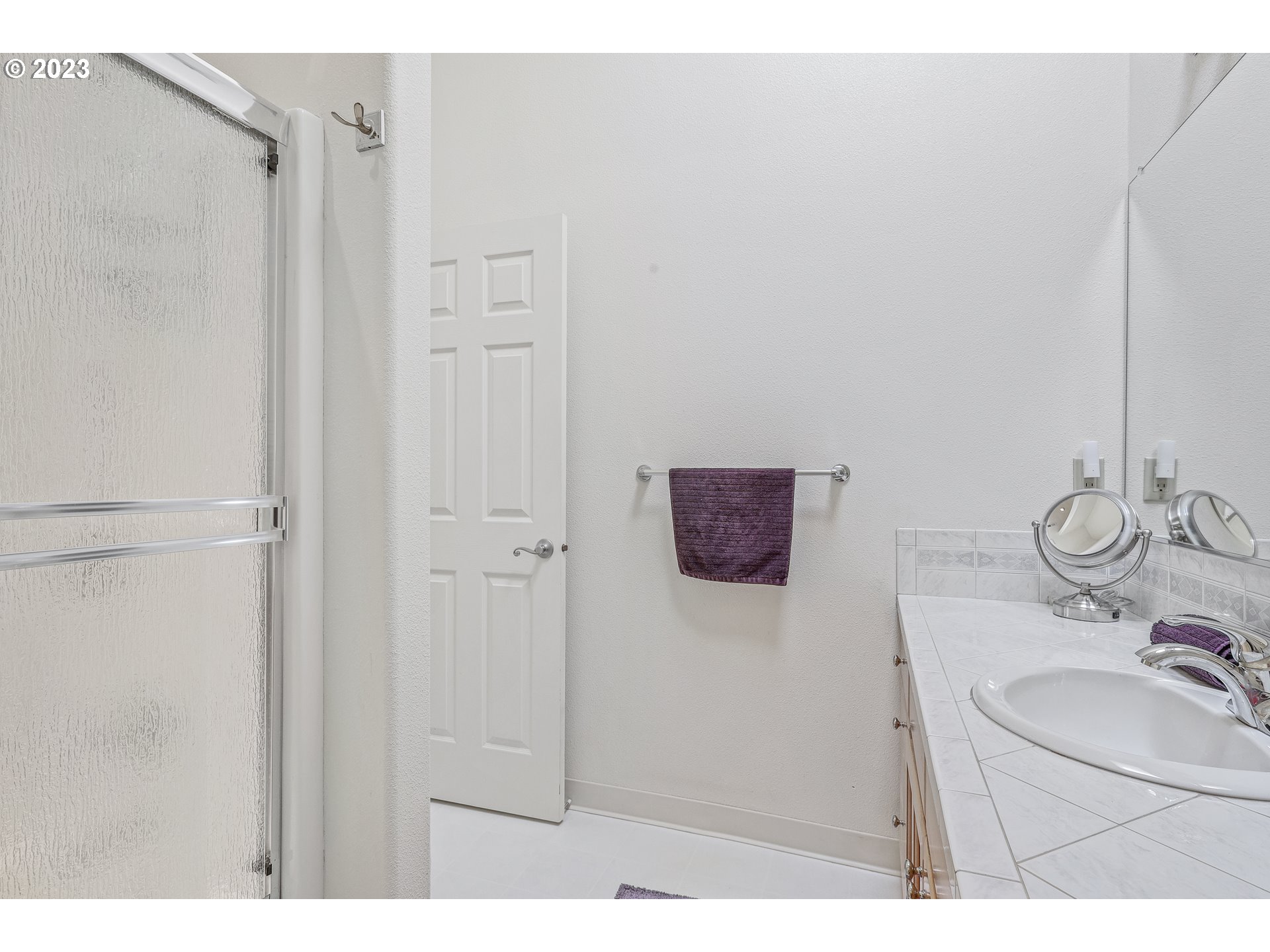 9506 Southwest Commons Court Portland, OR 97225 - Photo 13 of 21 Gallery Image 13