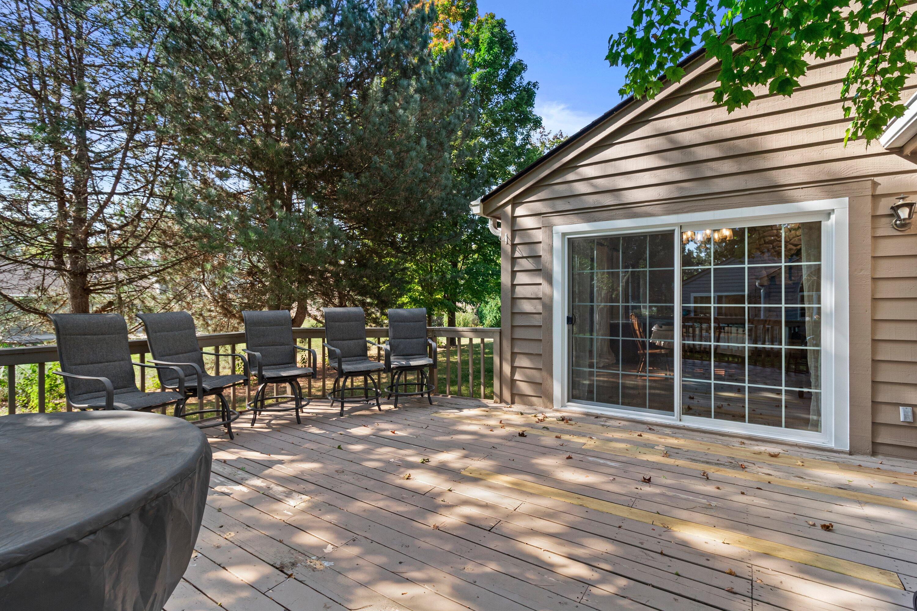 7727 Maple Ridge Court Franklin, WI 53132 - Photo 21 of 23 Private Deck view 2