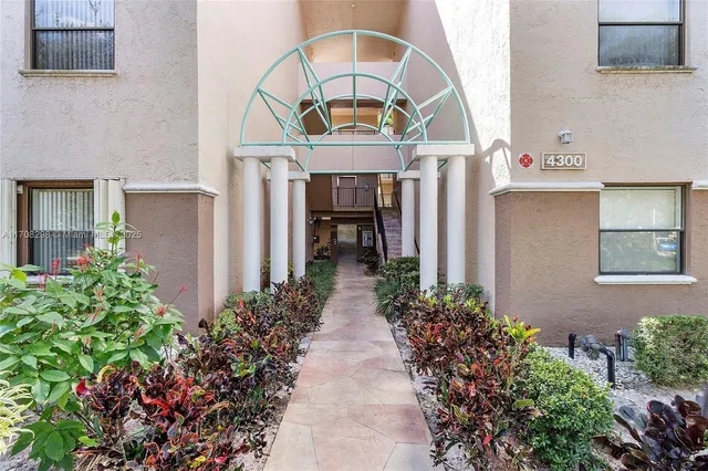 $319,000 | 4300 Northwest 30th Street, Unit 141, Coconut Creek, FL 33066