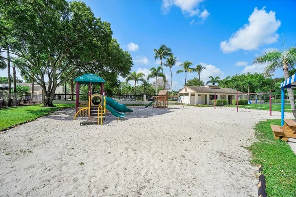 $309,000 | 4300 Northwest 30th Street, Unit 141, Coconut Creek, FL 33066