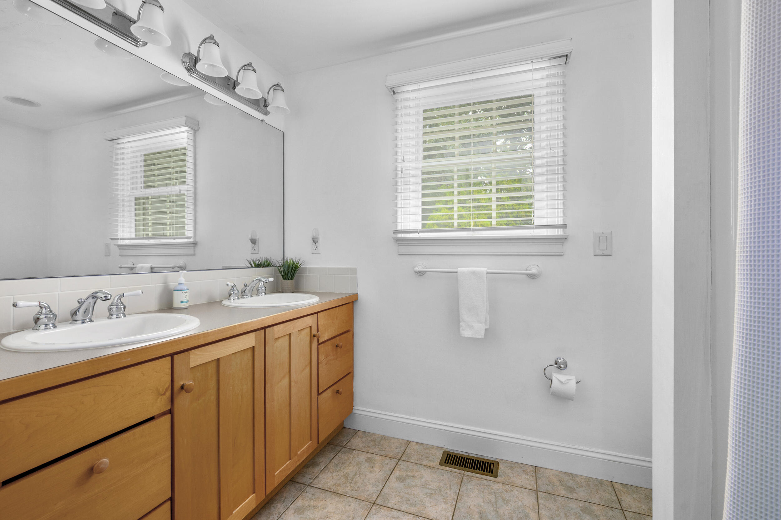 10 Abbey Gate Road Cotuit, MA 02635 - Photo 31 of 67 35_dsc_1740