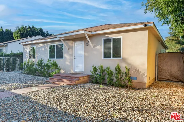 $4,100 | 17623 Burbank Boulevard, Encino, CA 91316