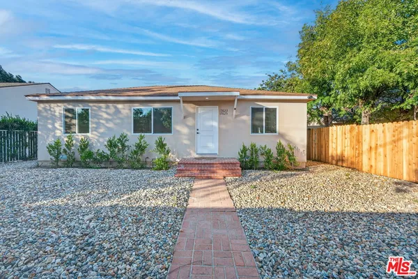 $4,100 | 17623 Burbank Boulevard, Encino, CA 91316