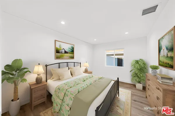 $4,100 | 17623 Burbank Boulevard, Encino, CA 91316