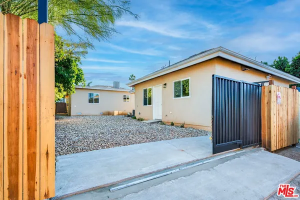 $4,100 | 17623 Burbank Boulevard, Encino, CA 91316