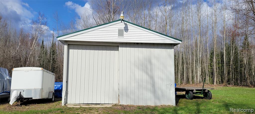 2889 Mill Station Road Hale, MI 48739 - Photo 4 of 33