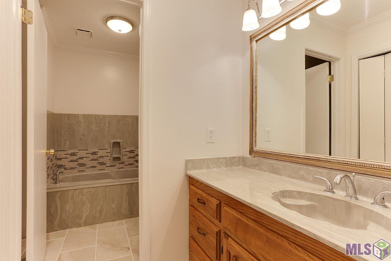 8859 Arnold Road Denham Springs, LA 70726 - Photo 11 of 16