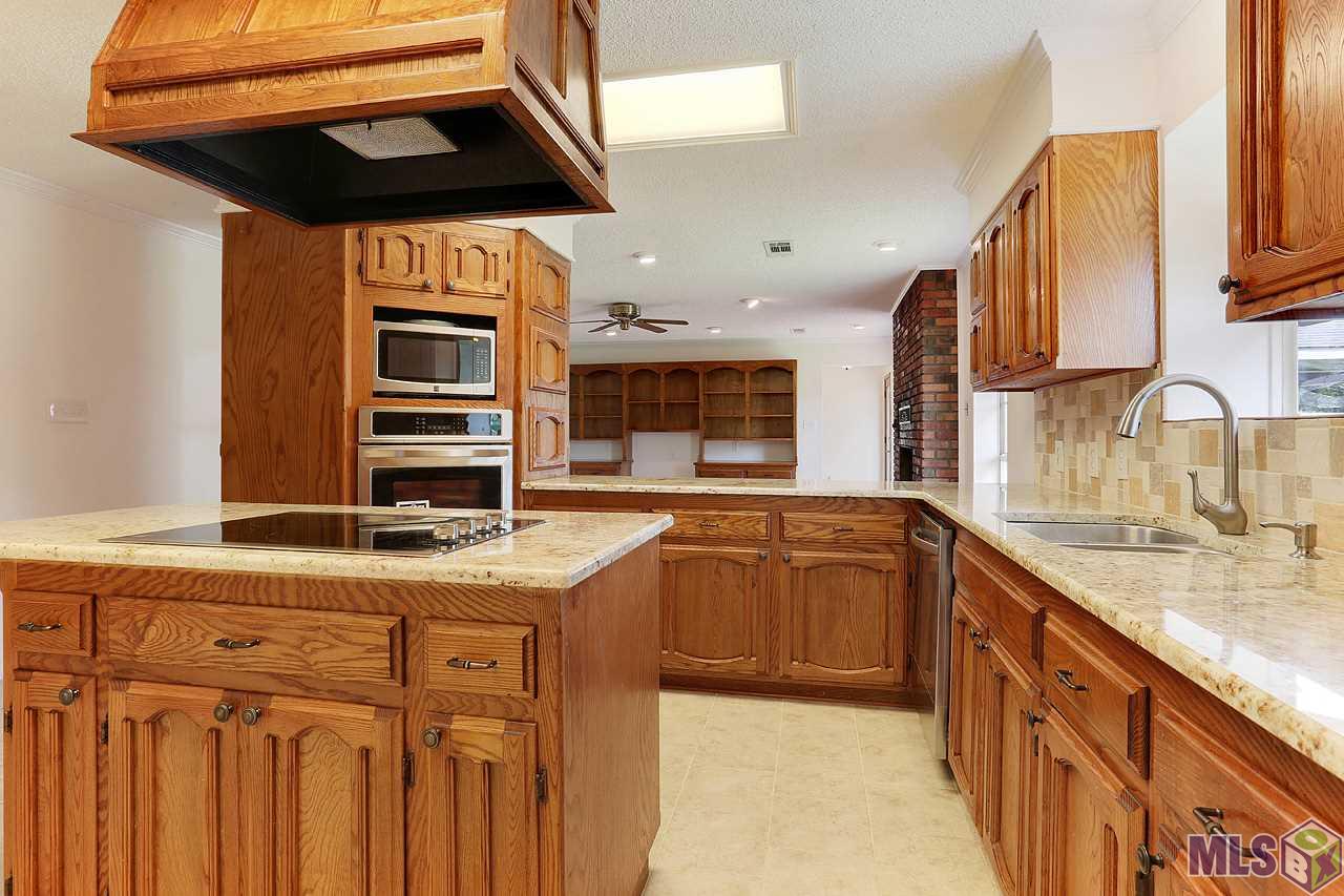 8859 Arnold Road Denham Springs, LA 70726 - Photo 2 of 16